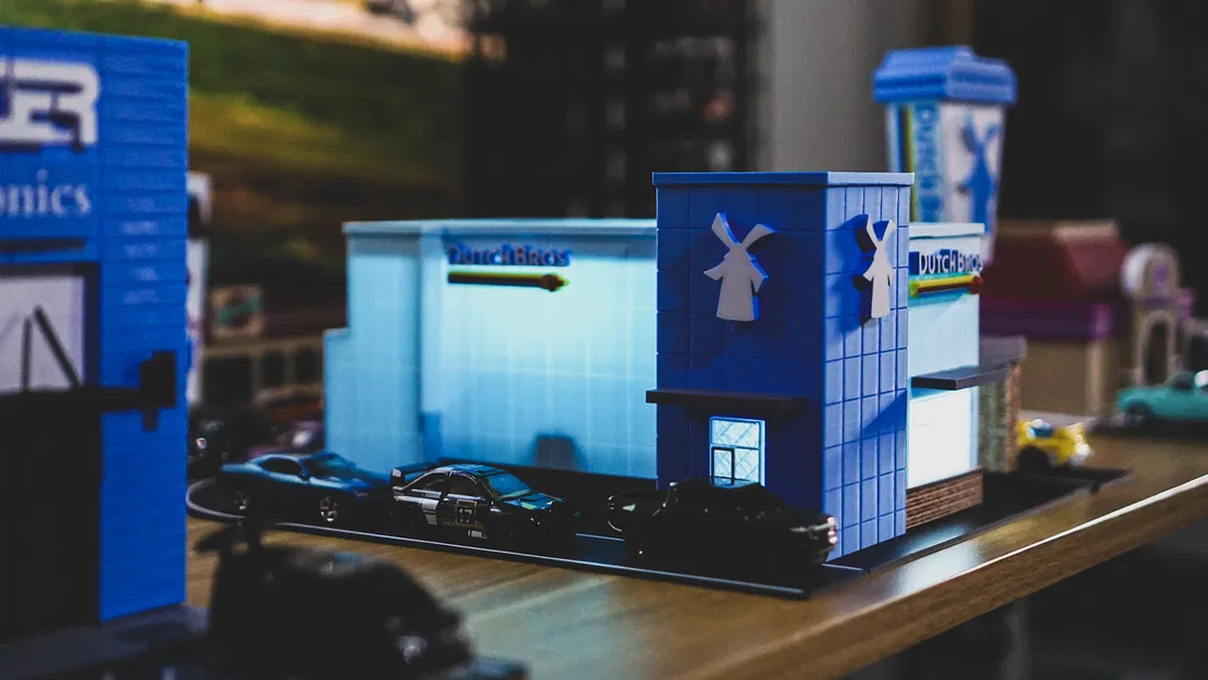 Bộ Mô Hình Dutch Bros Coffee - Diorama Tỉ Lệ 1:64 - Image 5