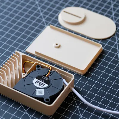 Vỏ quạt mini gắn áo & để bàn (T-shirt & Desk Fan)