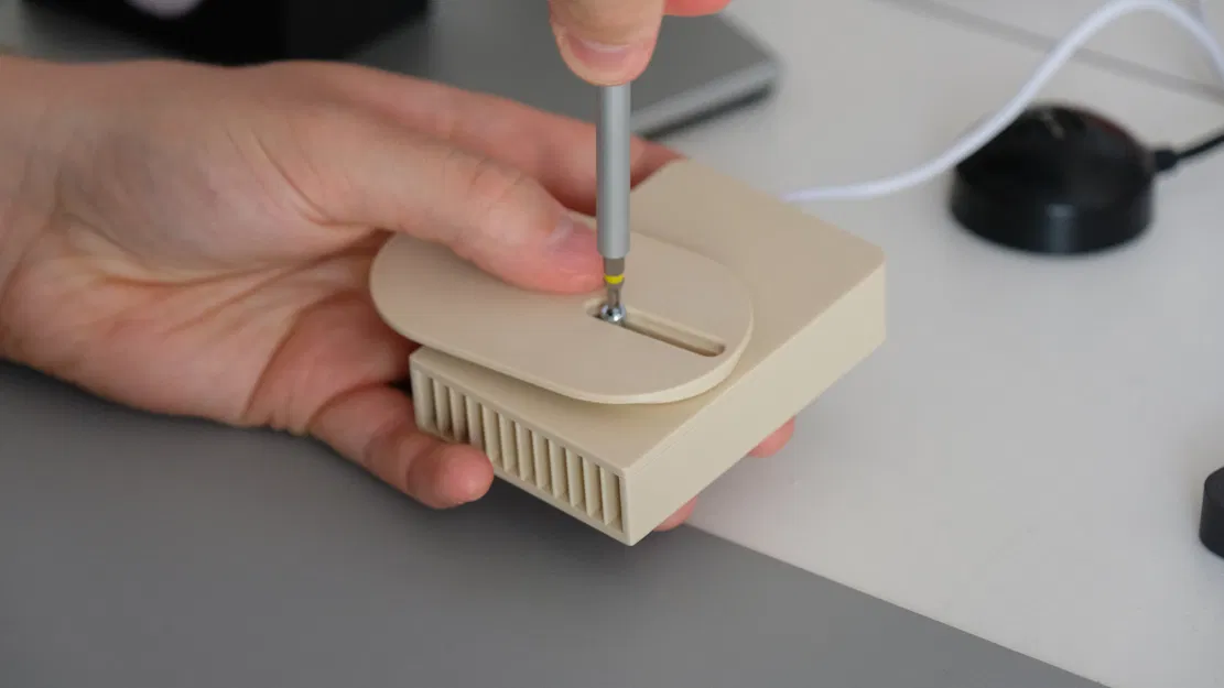 Vỏ quạt mini gắn áo & để bàn (T-shirt & Desk Fan) - Image 4