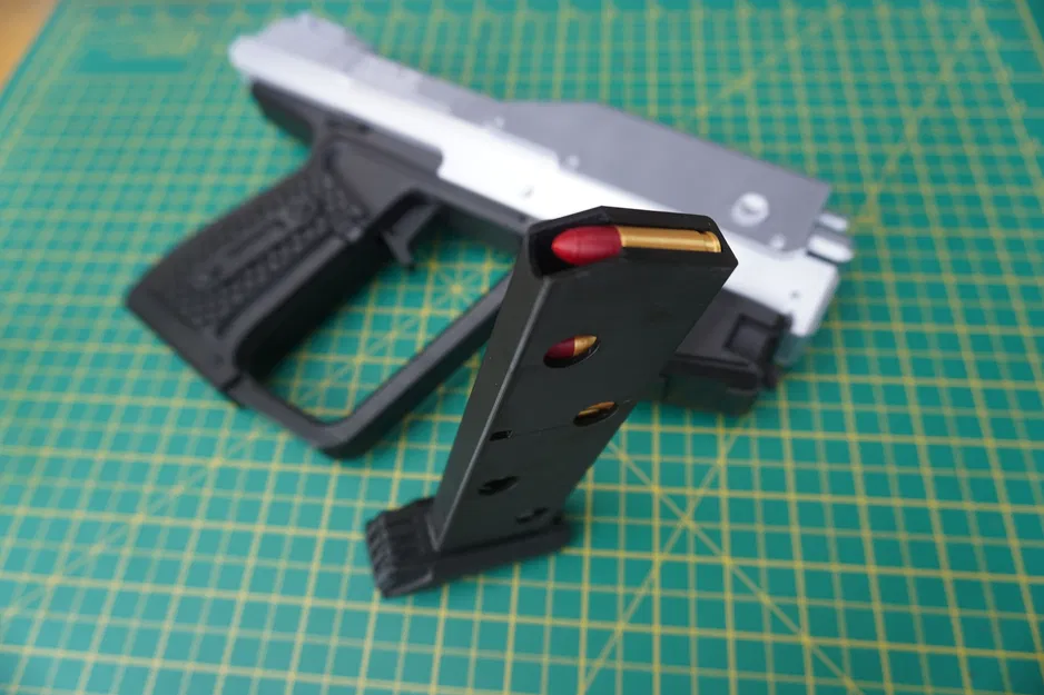 Mô hình Halo Magnum có thể cử động được - Image 2