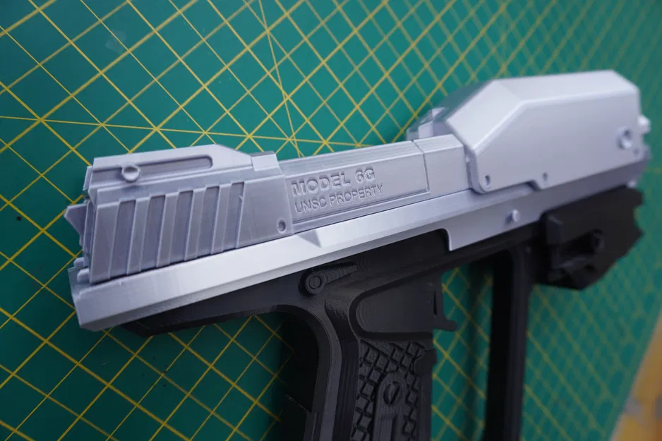 Mô hình Halo Magnum có thể cử động được - Image 4