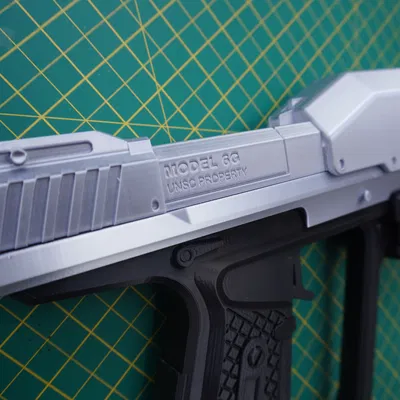 Mô hình Halo Magnum có thể cử động được