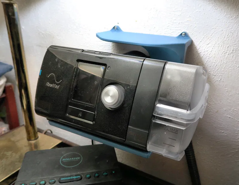 Giá Treo Tường Cho Máy CPAP AirSense 10 - Image 1