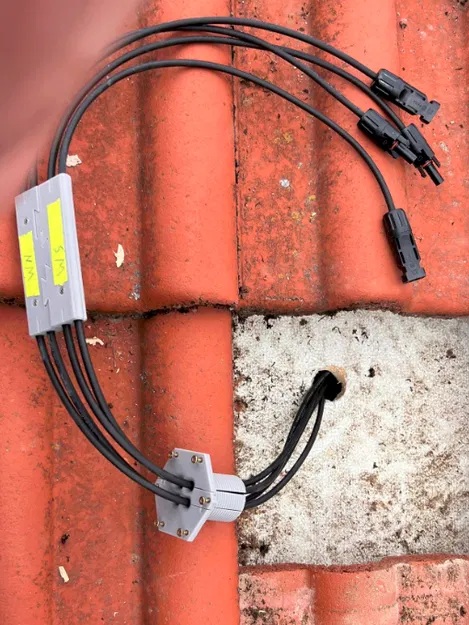 Bộ dẫn cáp năng lượng mặt trời qua ngói mái - Image 5