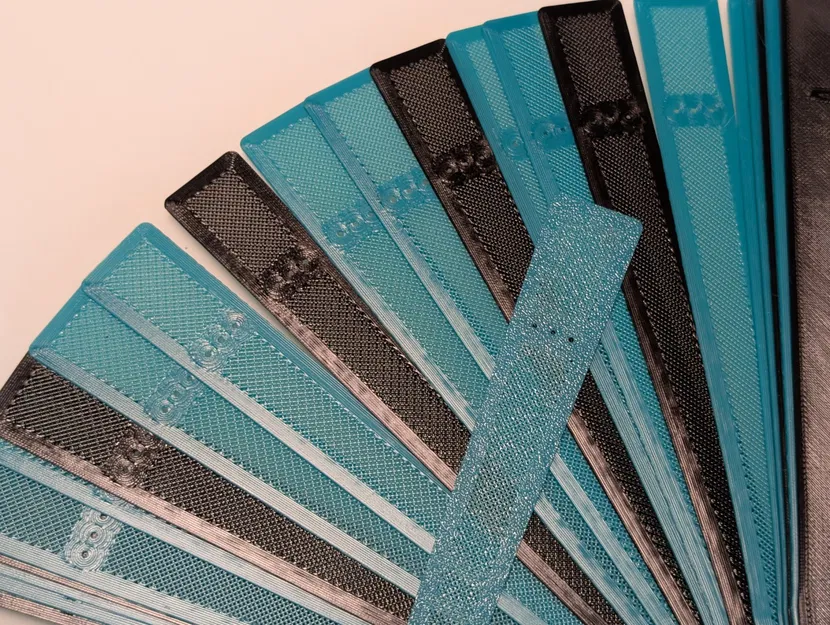 Hand Fan - Quạt xếp cầm tay kiểu truyền thống - Image 3