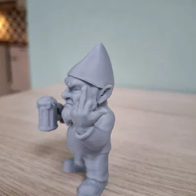 Mô hình chú lùn Cheers & Flip-Off Gnome độc đáo