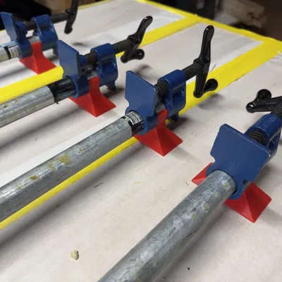 Chân đế kẹp ống (Pipe Clamp Stands) cho thợ mộc