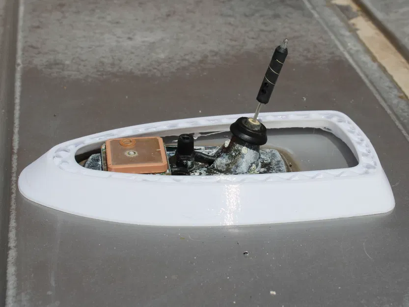 Ốp Vây Cá Mập Cho Ăng-ten Xe W639 | Viano & Vito - Image 10