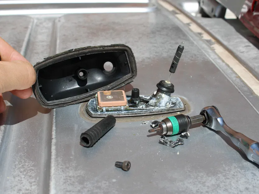 Ốp Vây Cá Mập Cho Ăng-ten Xe W639 | Viano & Vito - Image 12