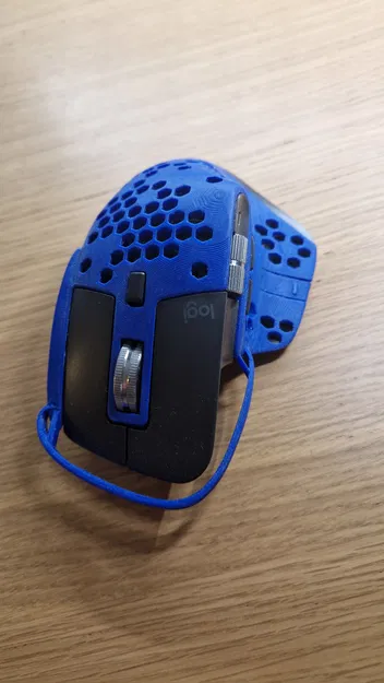 Vỏ chuột Logitech MX Master 3 dạng lưới tổ ong giúp thoáng mát - Image 1