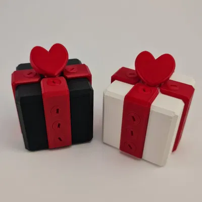 Hộp quà trái tim Valentine kèm ốc vít