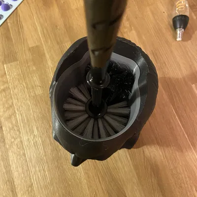 Ống đựng cọ toilet hình Putin