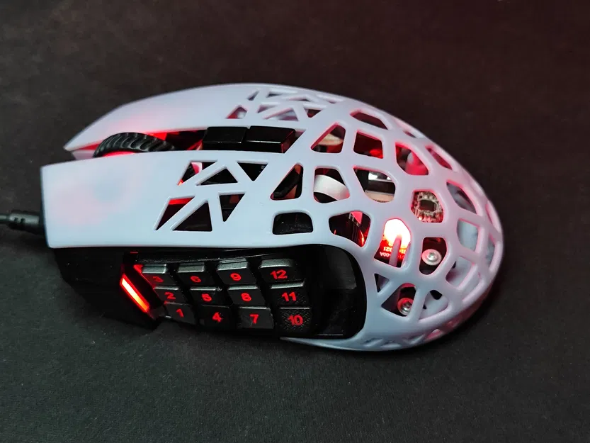 Mod vỏ chuột nhẹ Corsair Scimitar Elite V3.5 - Image 1