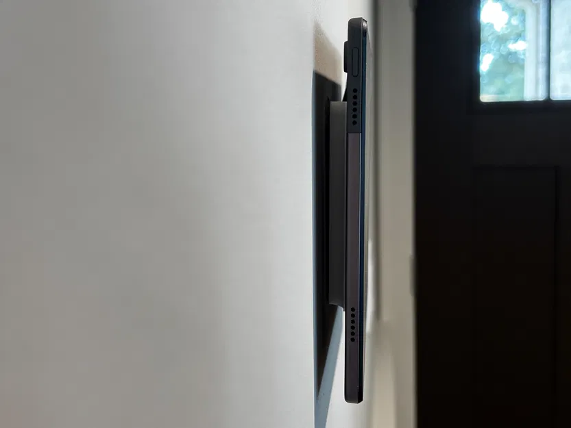 Giá treo tablet đa năng gắn tường (Floating Universal Tablet Wall Mount) - Image 2
