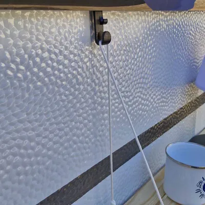 Móc treo kệ cửa sổ cho xe caravan Dethleffs