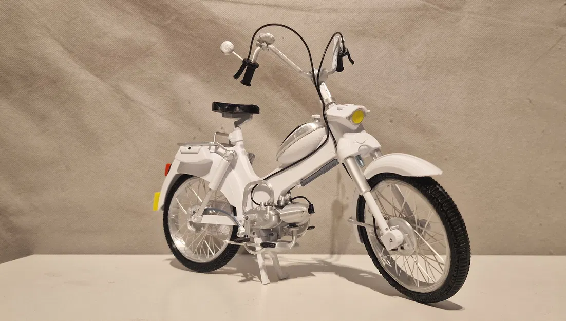 Mô hình Puch VS50 năm 1974 tỉ lệ 1:8 thiết kế bởi Ed van der Heijden - Image 1