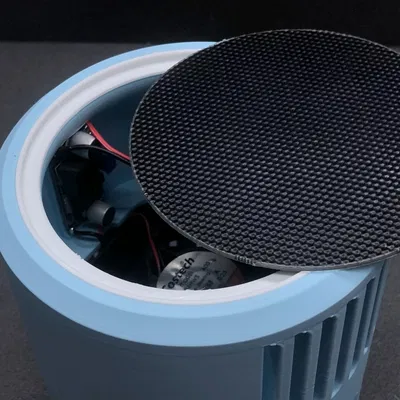 Solar Breeze – Quạt di động chạy bằng năng lượng mặt trời