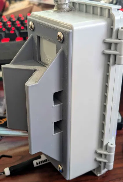 Ngàm gắn trạm Meshtastic năng lượng mặt trời (Solar Node Mount) - Image 1