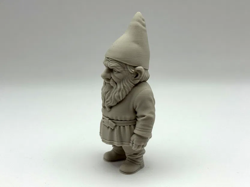 Mô hình tượng chú lùn làm vườn (Old Garden Gnome) độc đáo - Image 3