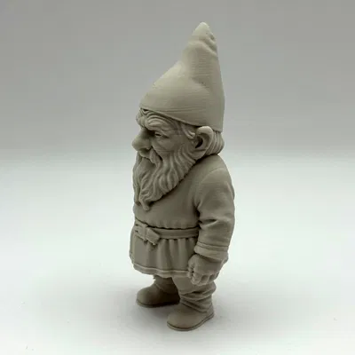 Mô hình tượng chú lùn làm vườn (Old Garden Gnome) độc đáo