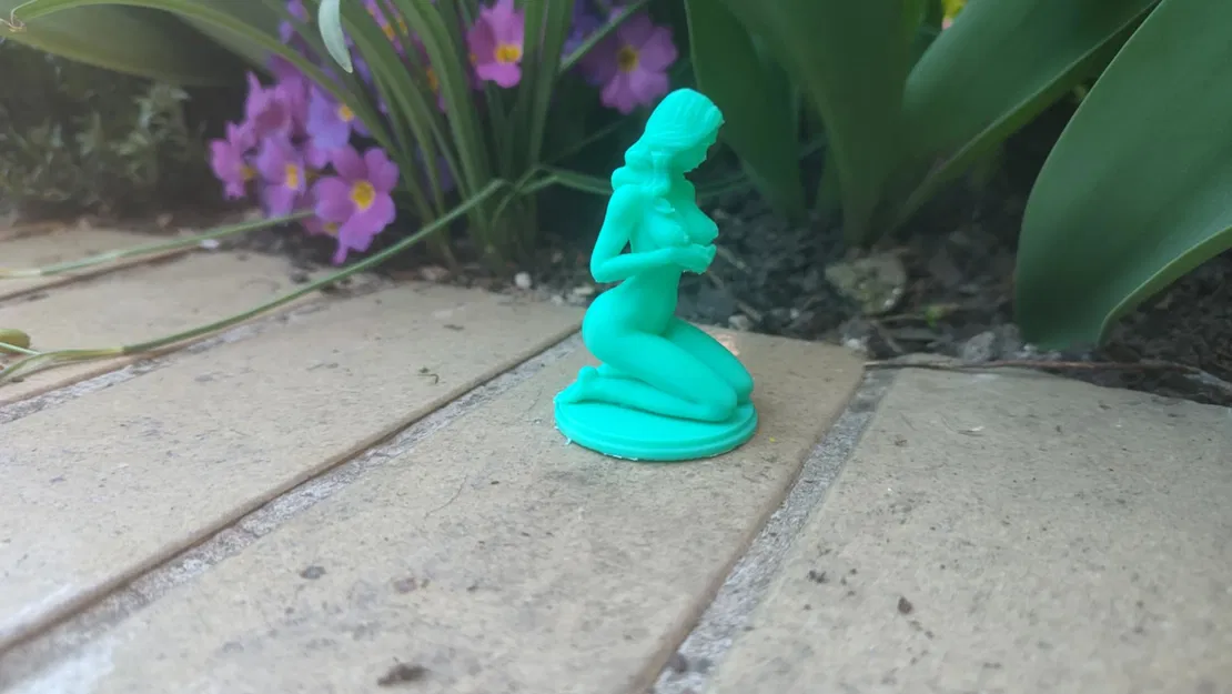 Mô hình cô gái quỳ gối nghệ thuật 12cm cho trang trí - Image 2