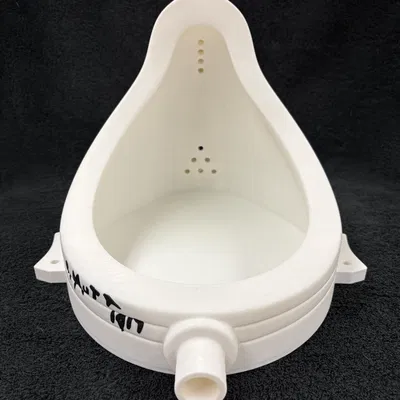 Mô hình tác phẩm Fountain của Marcel Duchamp