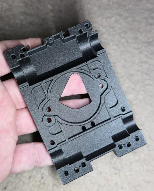 Tấm gắn đầu in (Carrier Plate) tùy chỉnh cho Qidi Plus 4 - Image 1