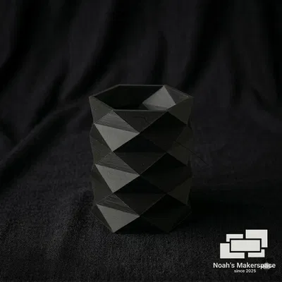 Mẫu bình hoa và ống cắm bút hình học in 3D hiện đại