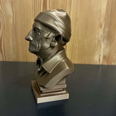 Tượng bán thân Chỉ huy Jacques-Yves Cousteau