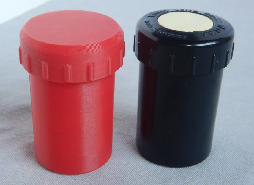 Hộp đựng ống phim Leica (Leica Film Canister) - Image 1