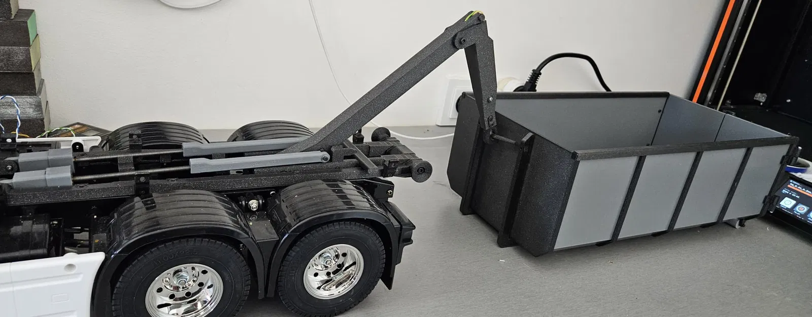 Móc cẩu Hook lift cho xe tải Tamiya 1/14 - Image 3