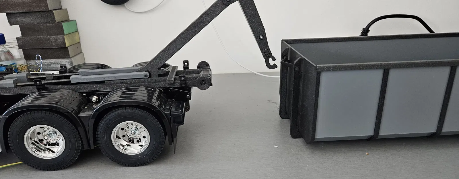 Móc cẩu Hook lift cho xe tải Tamiya 1/14 - Image 4