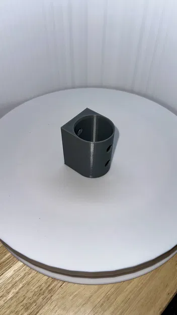 Giá đỡ chai phụ gia xăng Lucas (Lucas Gas Treatment Bottle Holder) - Image 1