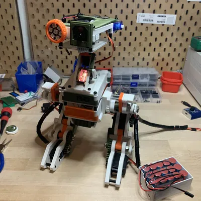 Robot Đồng Hành Bipedal - Các Nâng Cấp và Phản Hồi