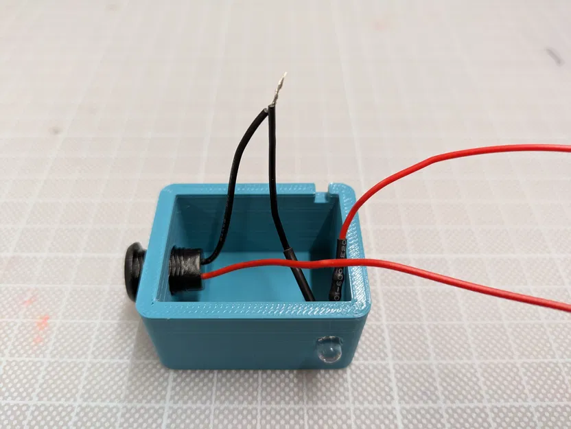 Hộp Đựng Mạch Điện Trò Chơi Buzz Wire Mini (USB-C) - Image 1