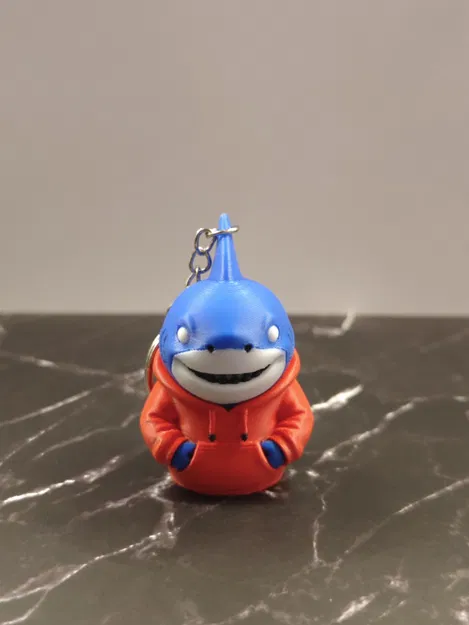 Móc khóa cá mập con mặc áo hoodie (Baby shark with hoodie) in 3D - Image 1