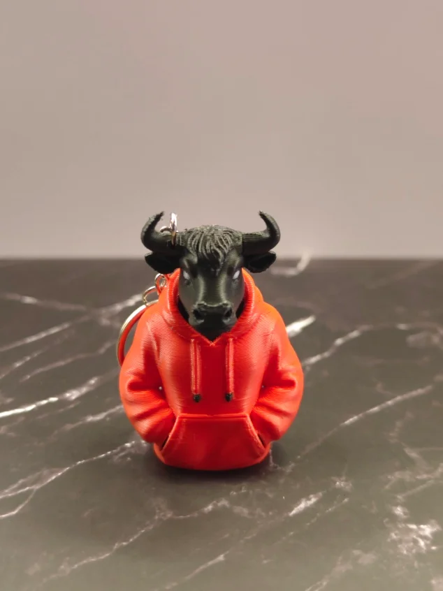 Mô hình móc khóa 3D chú bò mặc áo Hoodie cực chất 1
