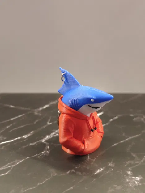 Mẫu in 3D móc khóa cá mập mặc áo hoodie (Shark with hoodie) siêu dễ thương - Image 1