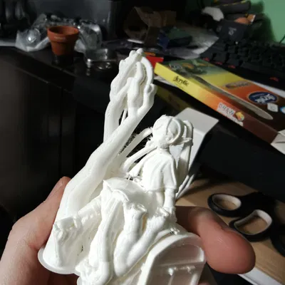 Mô hình 3D Frieren đứng trên rương báu cực đẹp