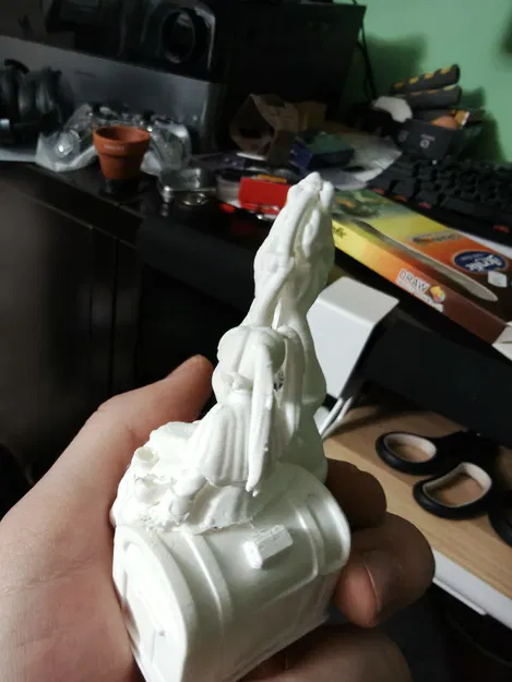 Mô hình 3D Frieren đứng trên rương báu cực đẹp - Image 2