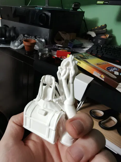 Mô hình 3D Frieren đứng trên rương báu cực đẹp - Image 3