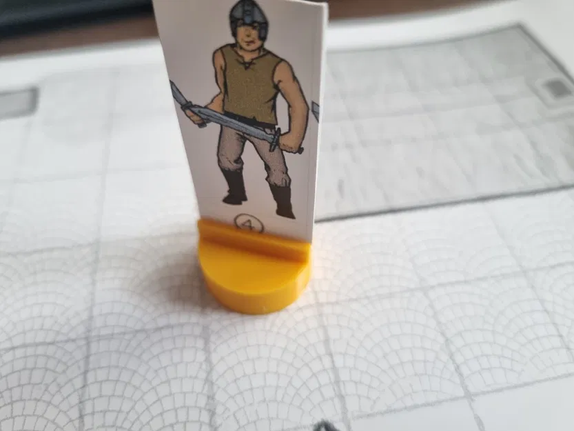 Đế giữ nhân vật Hero Kids - Image 1