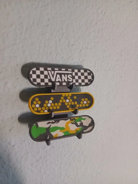 Giá treo tường Fingerboard - Giá đỡ ván trượt ngón tay để bàn nhiều màu - Image 1