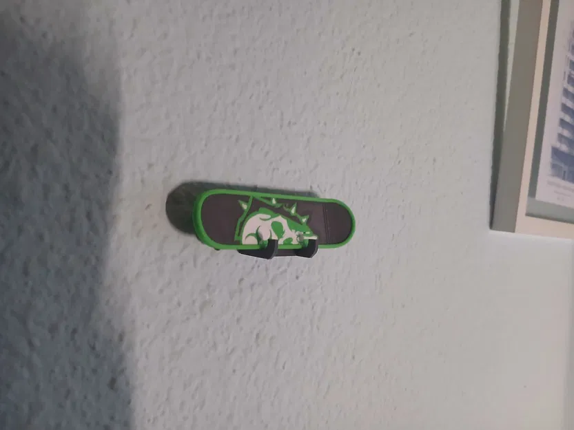 Giá treo tường Fingerboard - Giá đỡ ván trượt ngón tay để bàn nhiều màu - Image 2