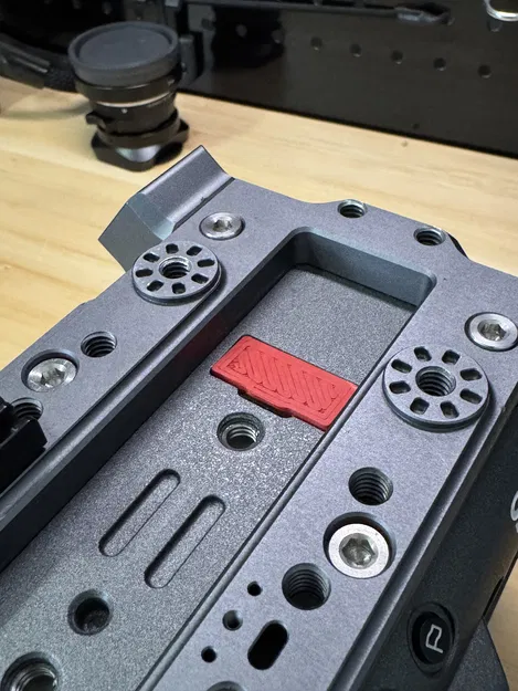 Nắp đậy thay thế cho cổng kết nối tay cầm Sony FX6 - Image 2