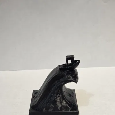 Mô hình 3D Benchy trên ngọn sóng độc đáo cho bàn làm việc