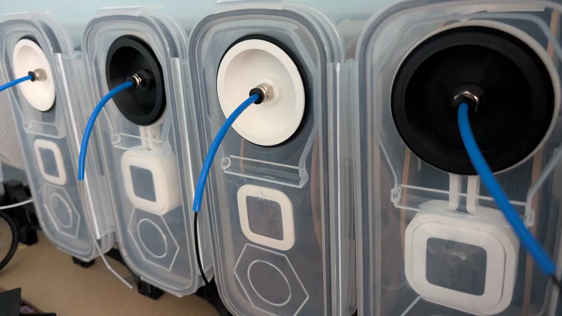 Cổng Drybox tích hợp giá đỡ ẩm kế cho hộp nhựa 4 lít - Image 2