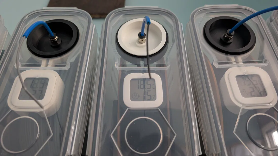 Cổng Drybox tích hợp giá đỡ ẩm kế cho hộp nhựa 4 lít - Image 12