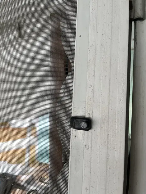 Kẹp giữ lưới cửa (Screen Door Clip) - Image 1