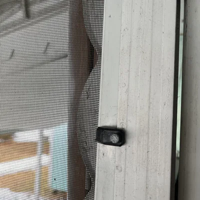 Kẹp giữ lưới cửa (Screen Door Clip)
